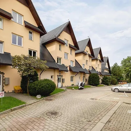 Kasprowicza Comfy For 4 Guests With Terrace By Renters Apartment *