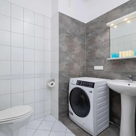 Apartment Kasprowicza Comfy For 4 Guests With Terrace By Renters