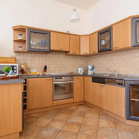 Kasprowicza Comfy For 4 Guests With Terrace By Renters Apartment