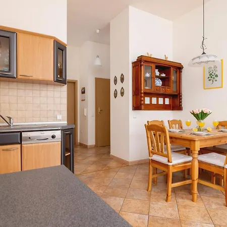 Kasprowicza Comfy For 4 Guests With Terrace By Renters Apartment