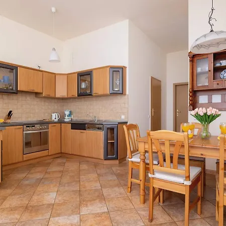 Kasprowicza Comfy For 4 Guests With Terrace By Renters Apartment *