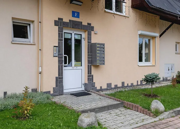 아파트 Kasprowicza Comfy For 4 Guests With Terrace By Renters